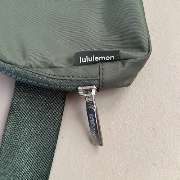 Lululemon Everywhere Adjustable Belt Bag Crater Blue - Picture 8 of 12